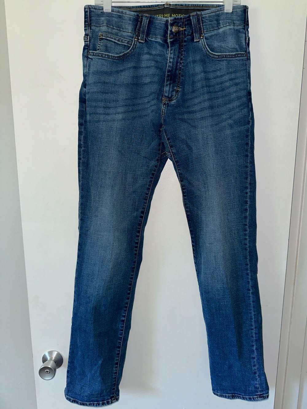 Lee Men's Straight Taper Jeans “Extreme Motion MVP”
